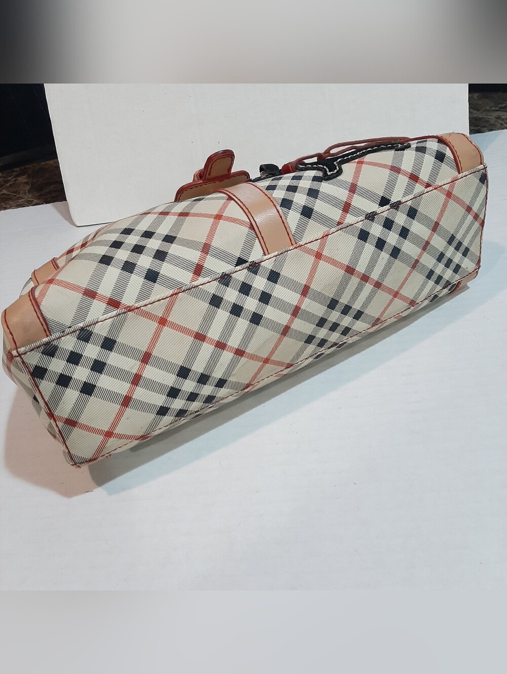 🛍America Branded Beige Plaid Purse With Stitched Dog And Bag Charms - Picture 7 of 12